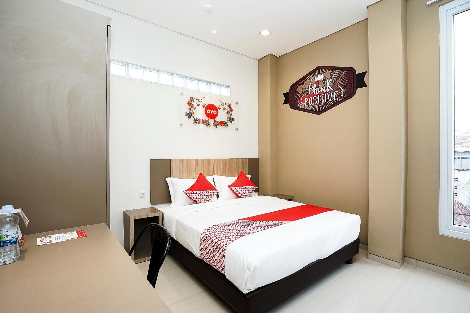 Super Oyo Capital O 614 Graha 8 Syariah Hotell Surabaya Exteriör bild