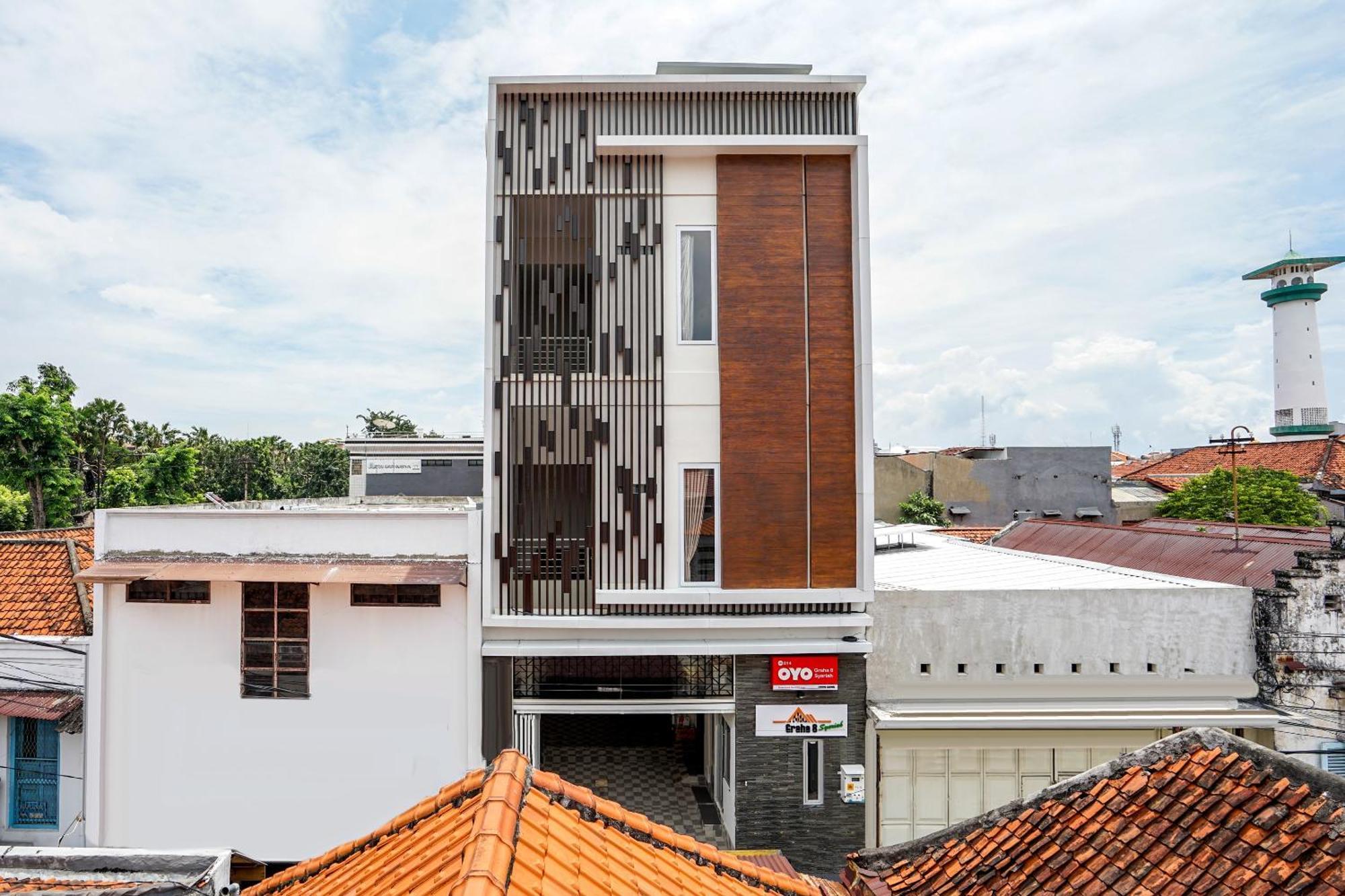 Super Oyo Capital O 614 Graha 8 Syariah Hotell Surabaya Exteriör bild